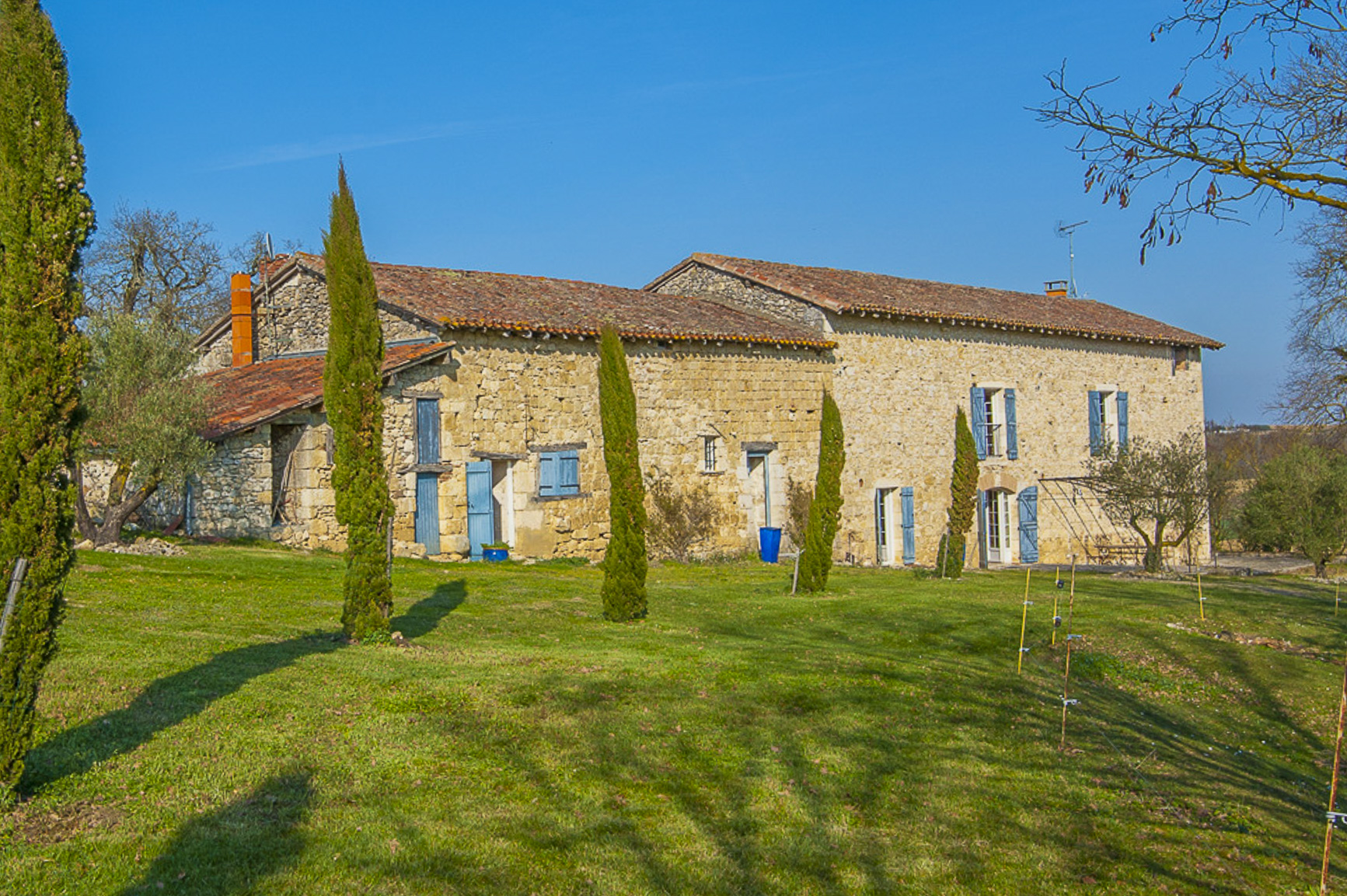 Vente Maison De Campagne En Pierre, Avec Gîte